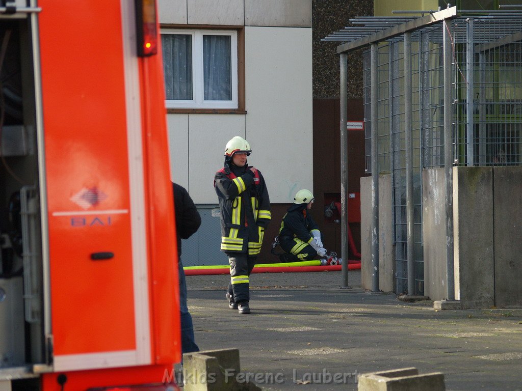 Brand Hochhaus Koeln Ostheim Gernsheimerstr   P02.JPG